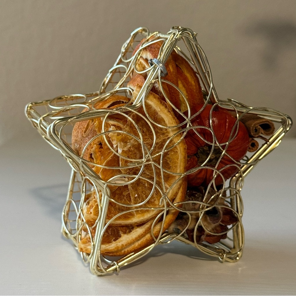 Fortnum & Mason “Christmas in a Bottle” Gold Mesh Star Pot-Pourri